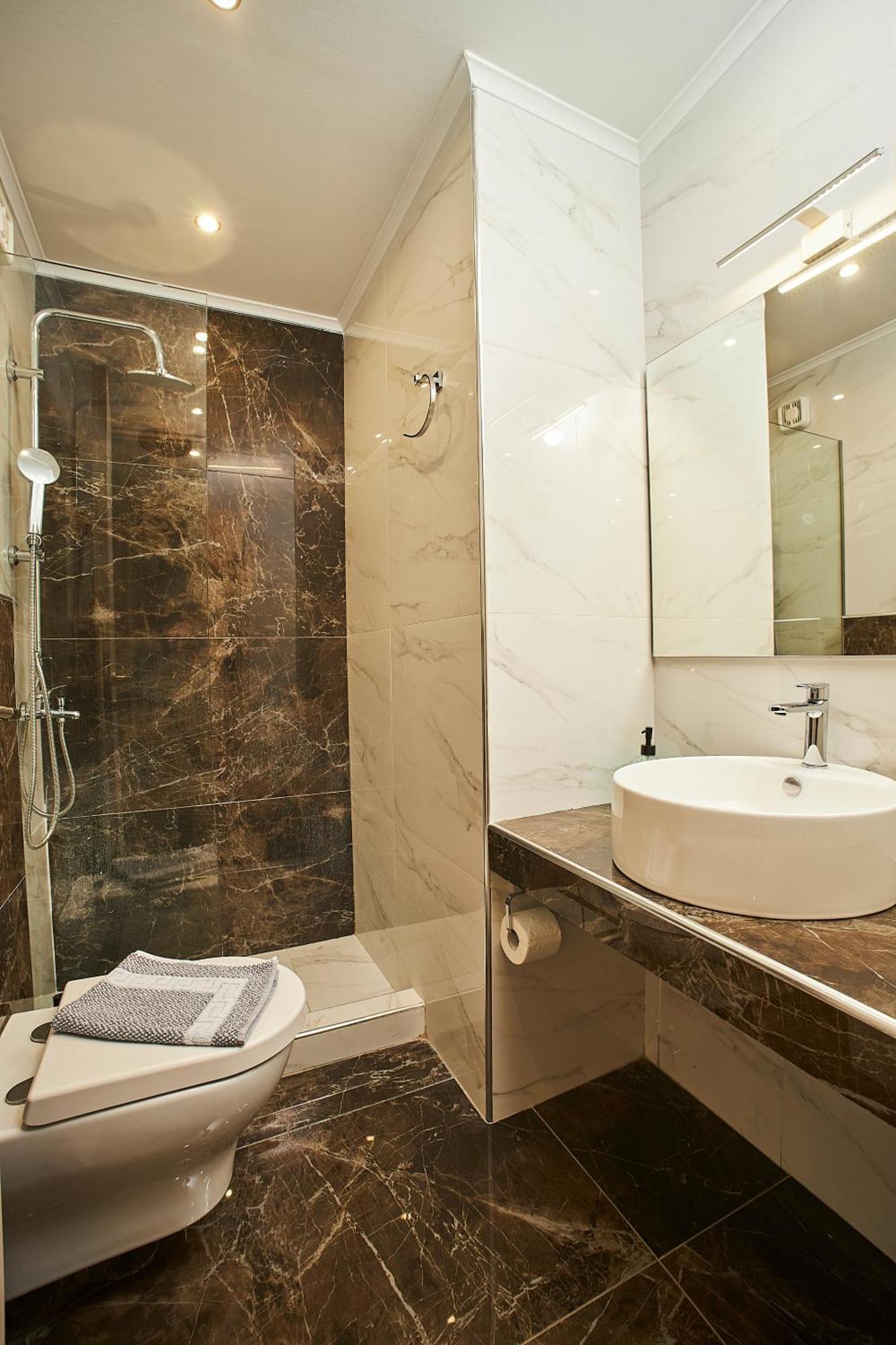 Marble Shine Apartment Near The City Center By Binobi! テッサロニキ エクステリア 写真